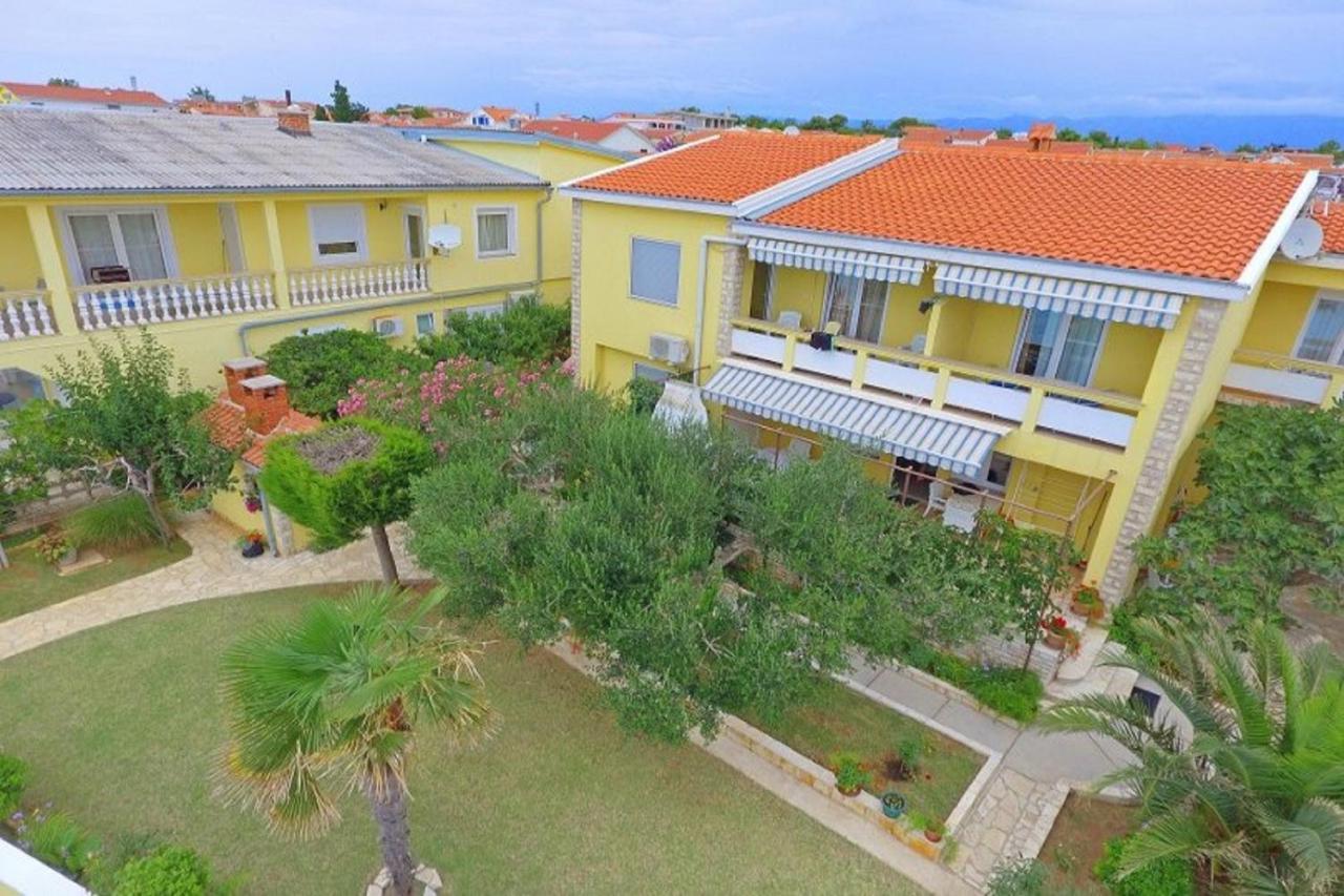 Apartment House Inga Вир Екстериор снимка