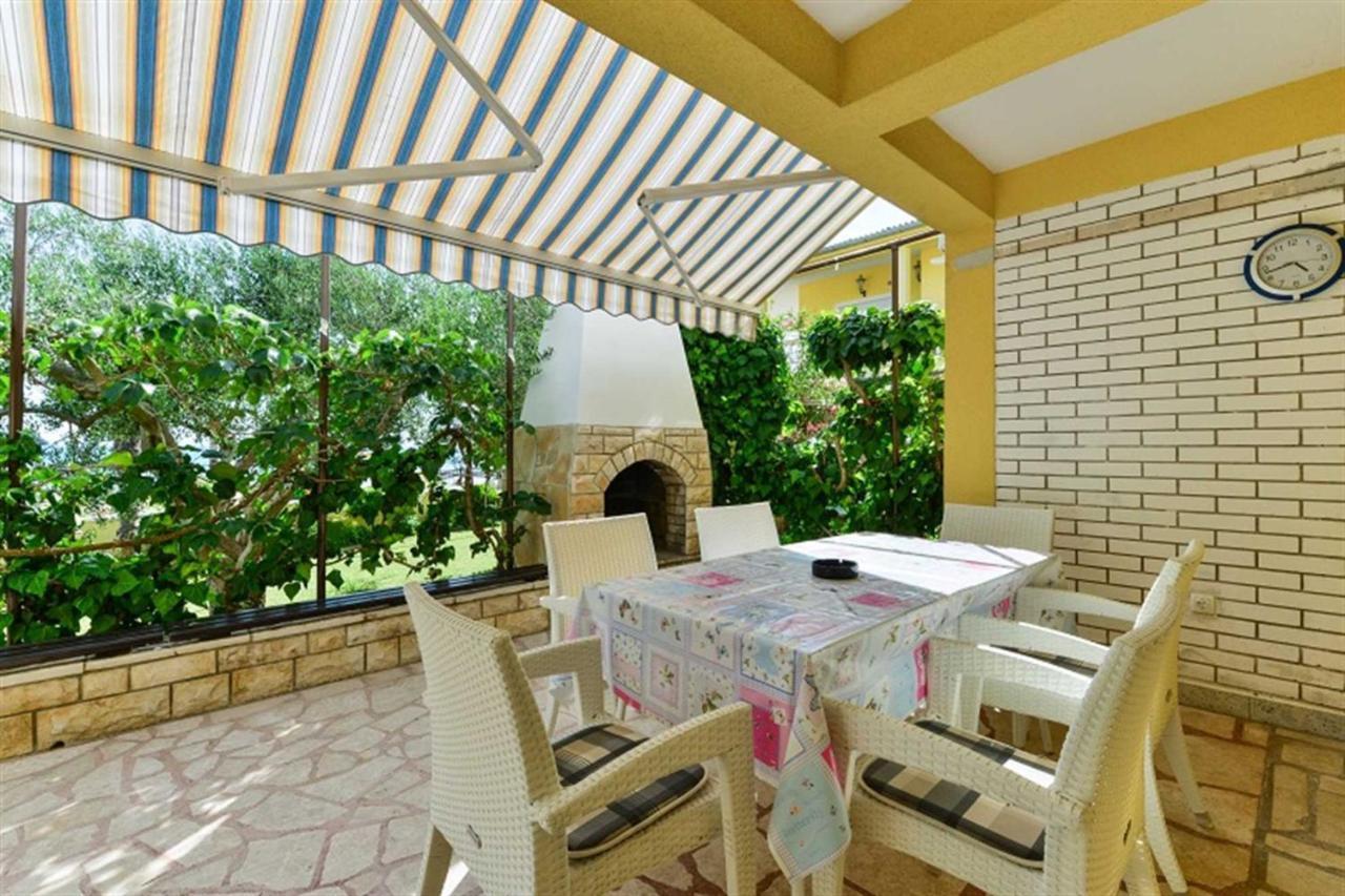 Apartment House Inga Вир Екстериор снимка