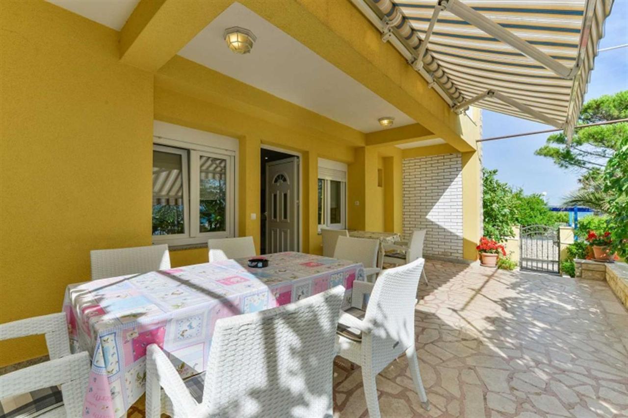 Apartment House Inga Вир Екстериор снимка
