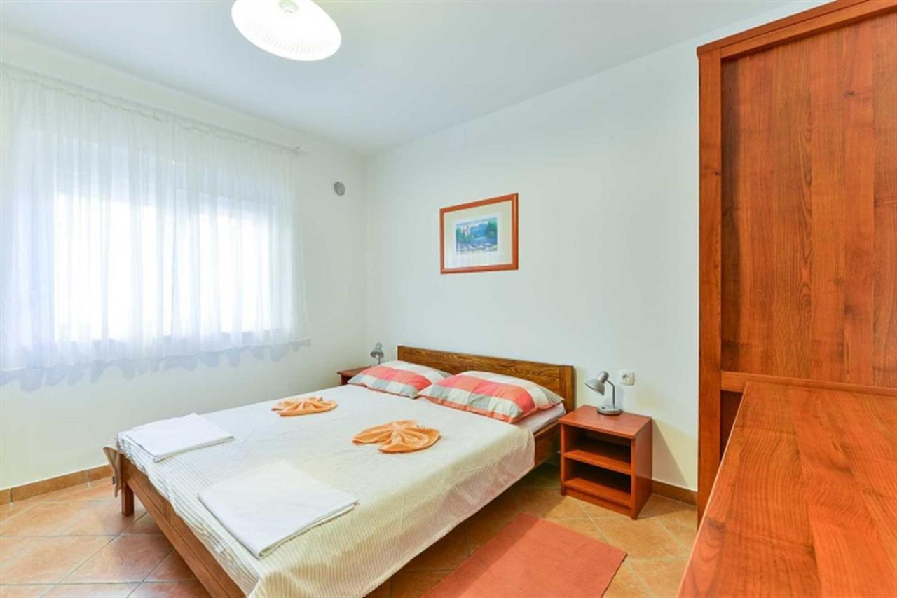 Apartment House Inga Вир Екстериор снимка