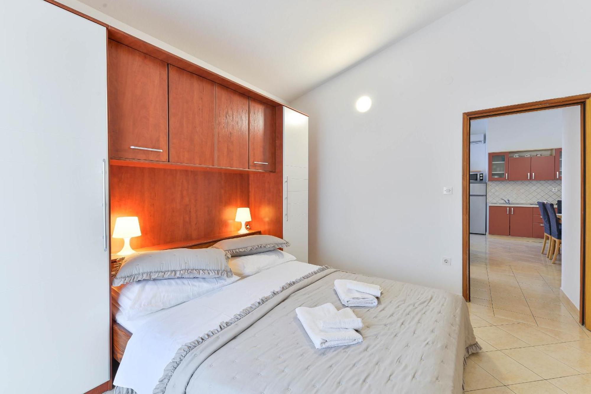 Apartment House Inga Вир Екстериор снимка
