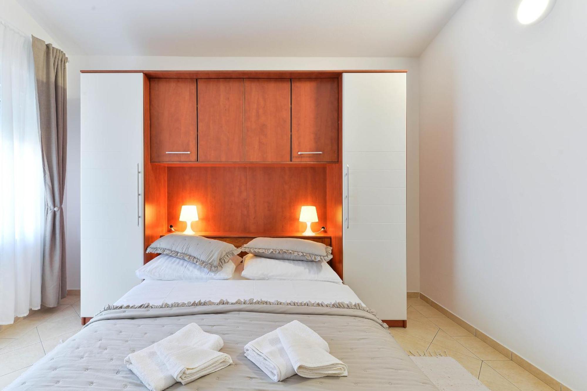 Apartment House Inga Вир Екстериор снимка