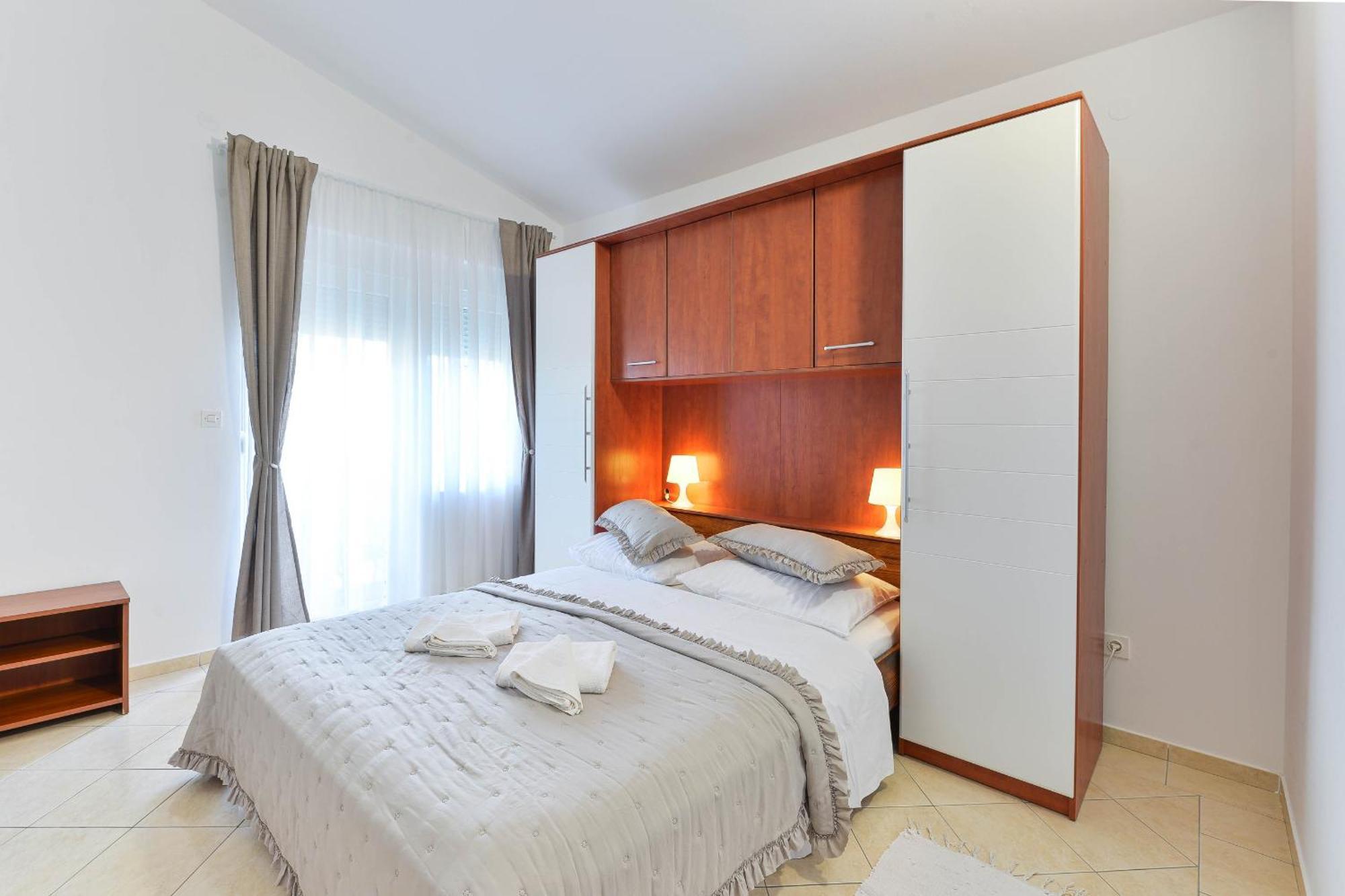 Apartment House Inga Вир Екстериор снимка