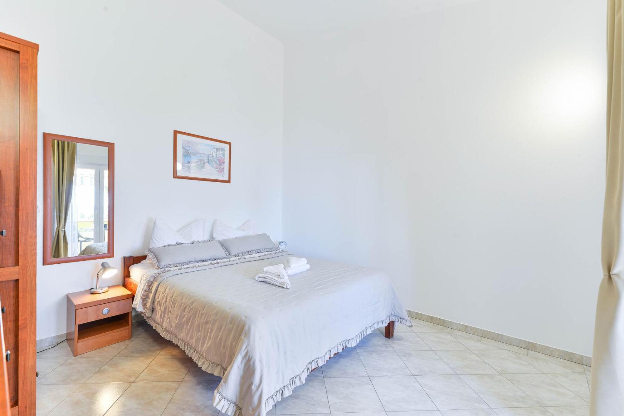 Apartment House Inga Вир Екстериор снимка