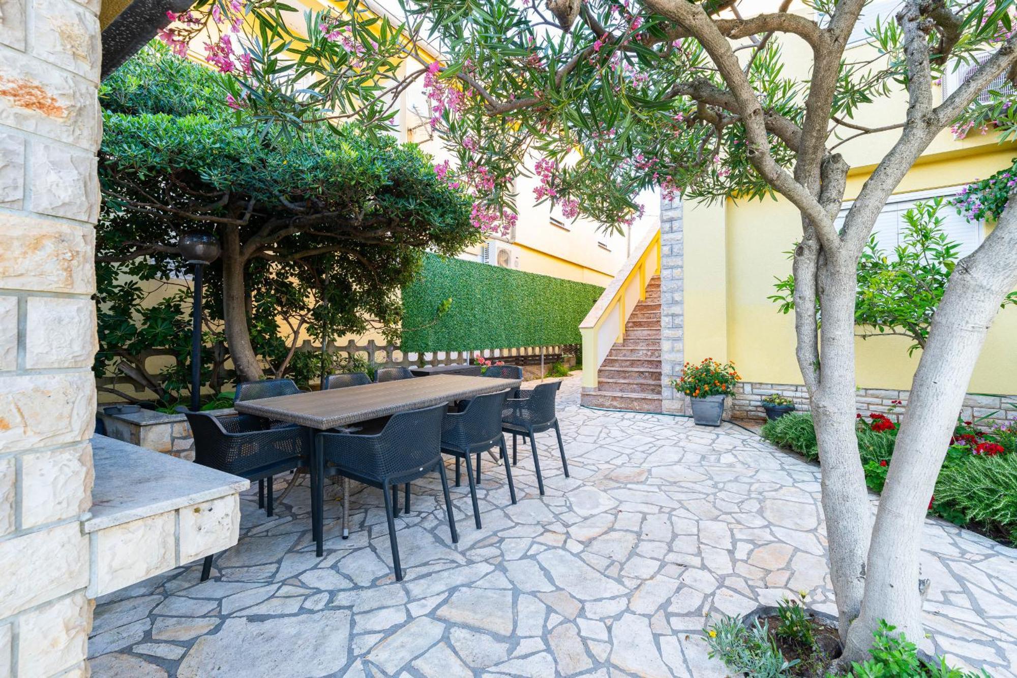 Apartment House Inga Вир Екстериор снимка