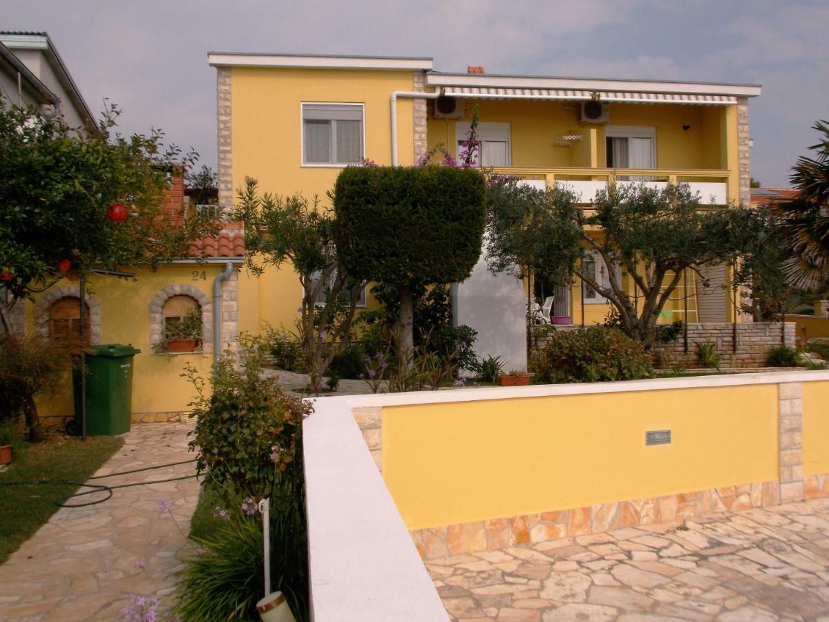 Apartment House Inga Вир Екстериор снимка